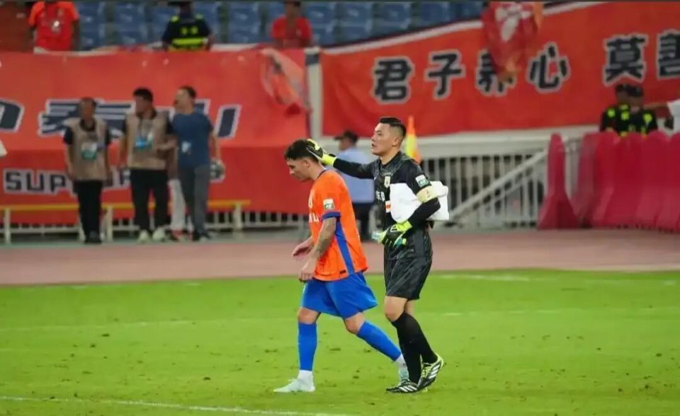 对他低于预 对他低于预